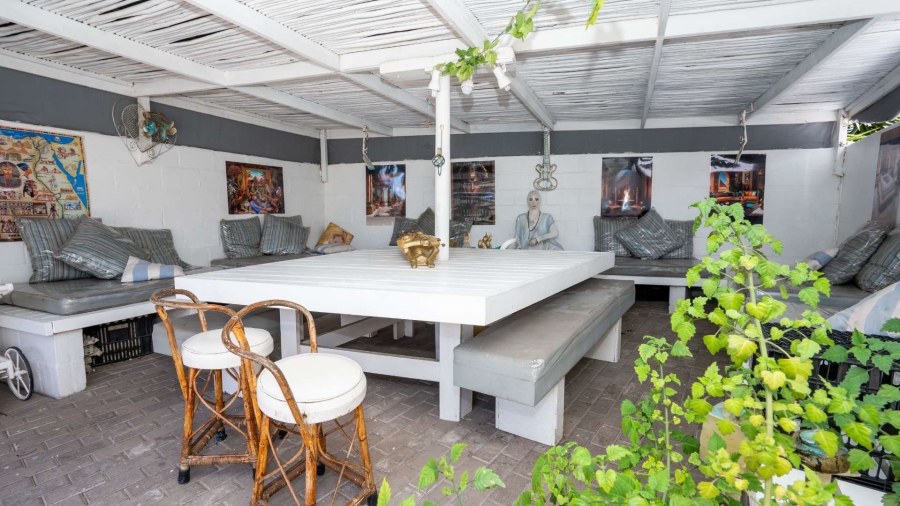 8 Bedroom Property for Sale in Country Club Western Cape